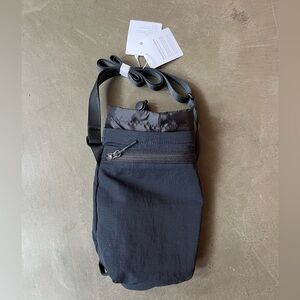Lululemon Water Bottle Crossbody Bag 2.5L